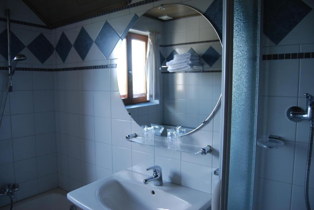 Hostellerie Gilain Achêne الغرفة الصورة